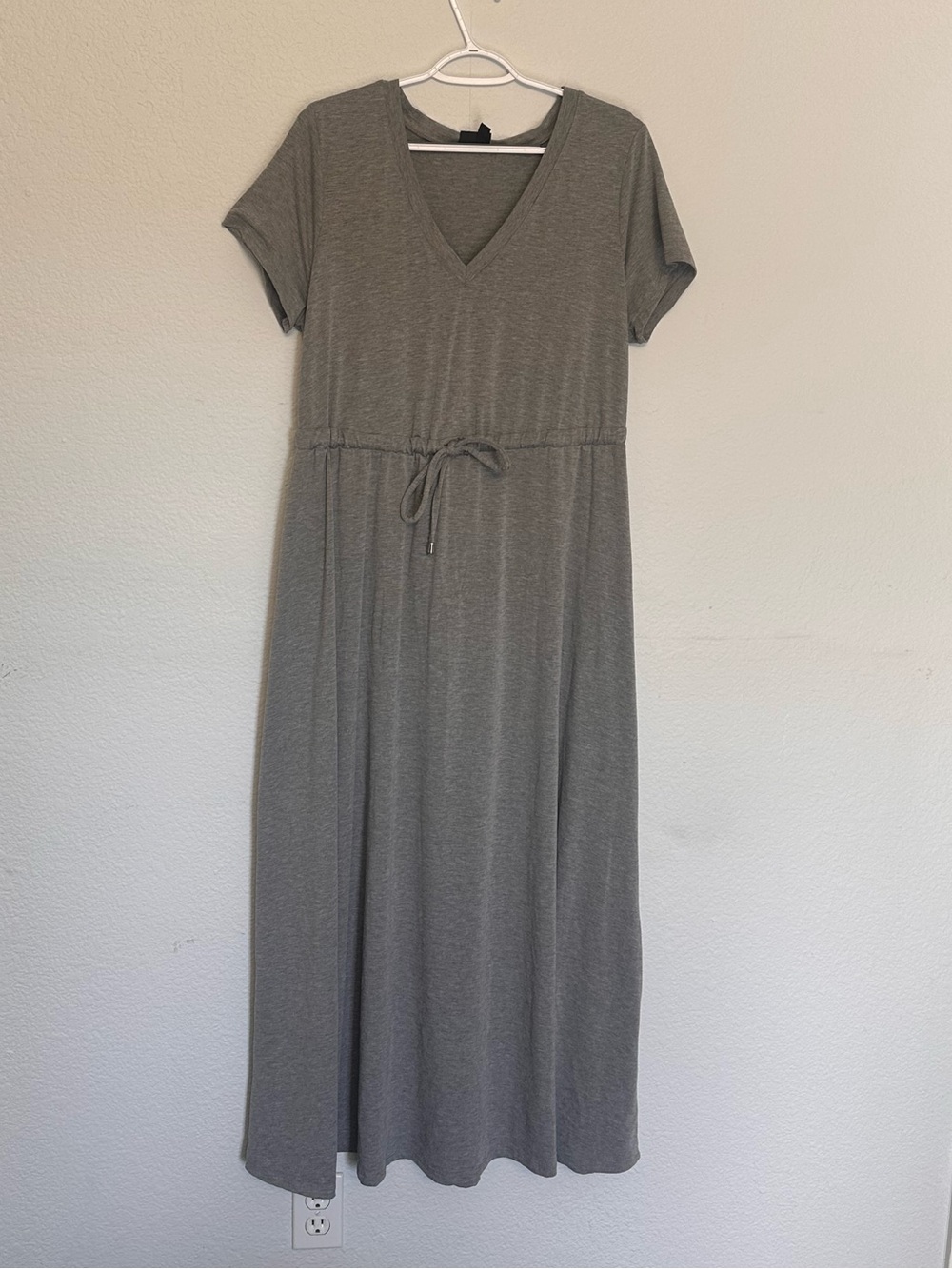 Torrid Everyday V-Neck Drawstring Maxi Dress - Light Gray Size 0X Comfort Cozy